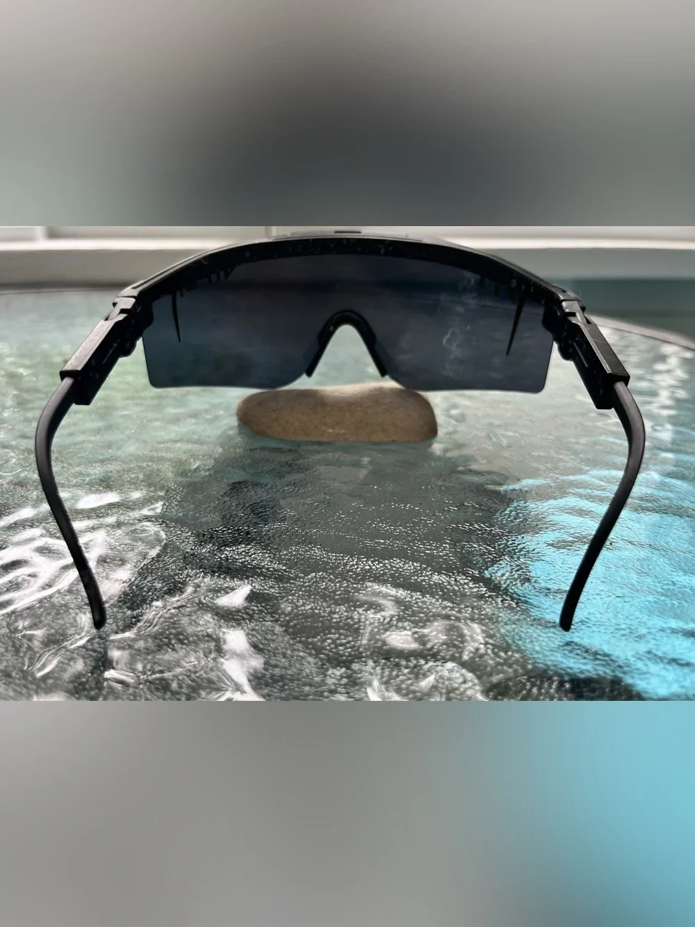 Pit Viper the Exec Polarized Sunglasses Black/Gold New Condition
